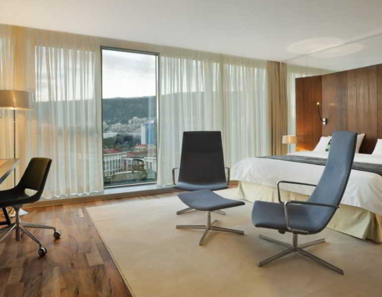 Holiday Inn - Tbilisi By Ihg Exterior foto